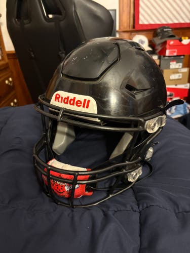 Adult Medium Riddell SpeedFlex Helmet (Used)
