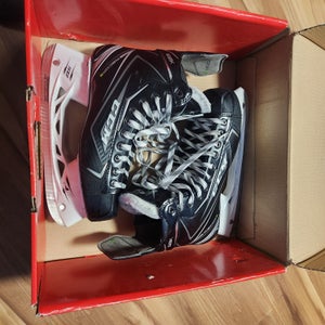 2022 Hockey Skates Regular Width (Used)