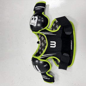Used WinnWell NXT Youth Shoulder Pads MD 11860-S000301432