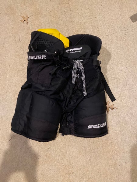 Junior Large Bauer Supreme TotalOne Hockey Pants (Used)