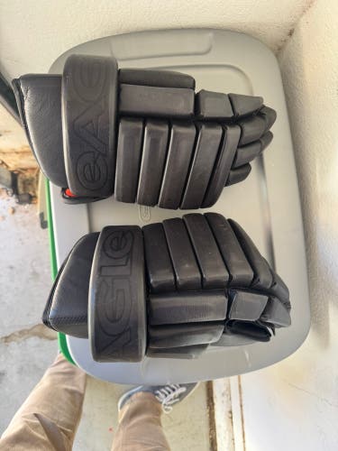 Eagle CP94 Gloves 14" (New)