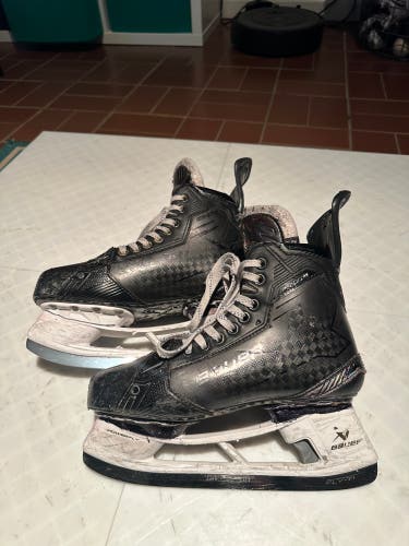 2024 Bauer Supreme Shadow Hockey Skates Regular Width 7 (Used)