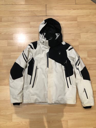 White Men's XL Spyder Jacket (Used)