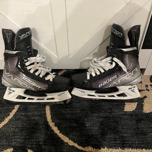 2021 Bauer Vapor Hyperlite Hockey Skates 7.5 (New)