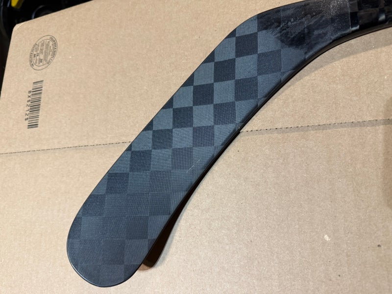 Senior Bauer Vapor FlyLite Left Hand Hockey Stick P92M 70 Flex (New)