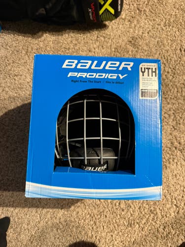 Youth Bauer Prodigy Helmet (Used)