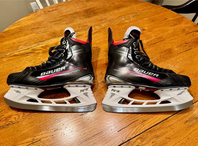 Bauer Vapor X4 Hockey Skates 11 fit 3 (Used)