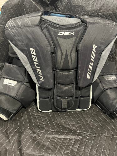 Medium Bauer GSX Goalie Chest Protector (Used)