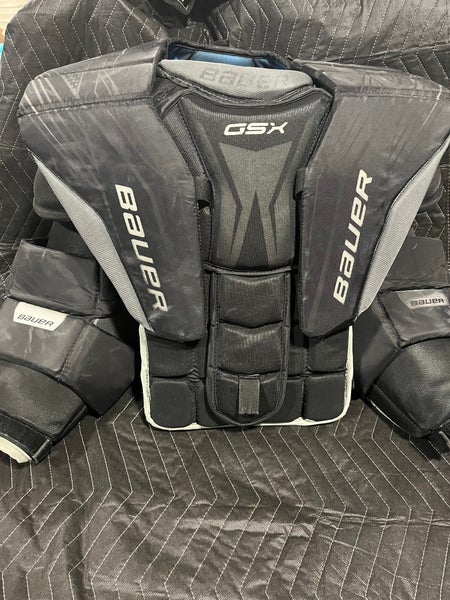 Medium Bauer GSX Goalie Chest Protector (Used)