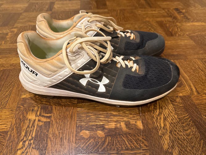 Black Men's Size M 12.0 (W 13.0) Adult Under Armour Yard Low Top Metal (Used)