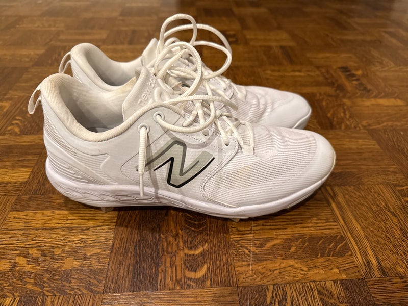 White Men's Size M 12.0 (W 13.0) Adult New Balance Metal Cleats (Used)