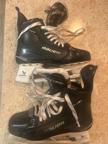 2022 Bauer Supreme Mach Hockey Skates Regular Width 8.5 (Used)