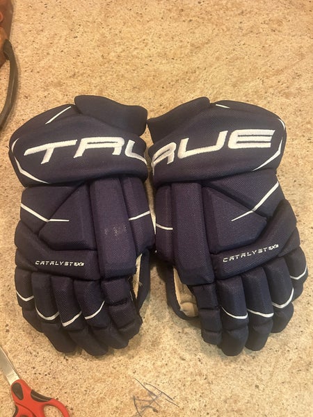 True Catalyst 5X3 Gloves 14" (Used)