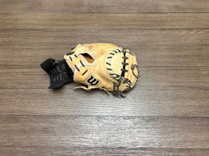 Wilson A2000 DPCM 33" Catchers Mitt