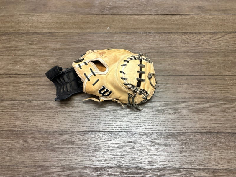 Wilson A2000 DPCM 33" Catchers Mitt