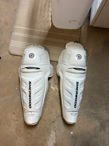 Senior Sher-Wood 5030 15" Shin Pads (Used)