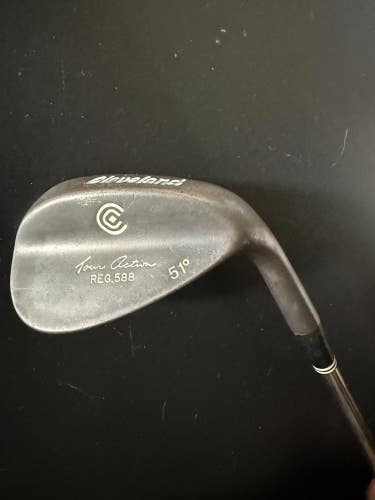 Cleveland Tour Action Mens Right Handed Approach 51 Degree Wedge Golf Club