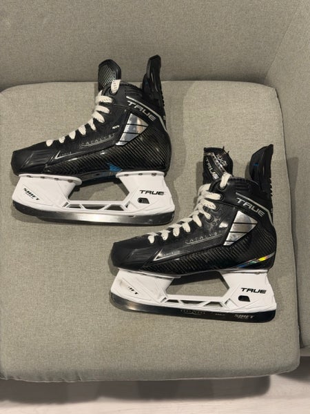 True Catalyst 9X4 7.5 Wide Width Hockey Skates (Used)