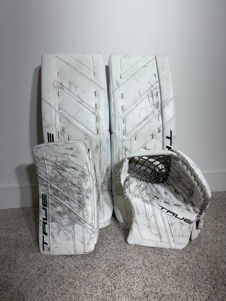 31" 2024 True Hzrdus 7X4 Regular Goalie Full Set (Used)