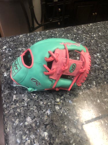 2025 Rawlings Heart of The Hide RH Infield Softball Glove 12" (New)