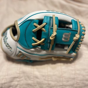 Wilson A2000 RH Infield Softball Glove 12" (New)