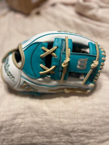 Wilson A2000 RH Infield Softball Glove 12" (New)