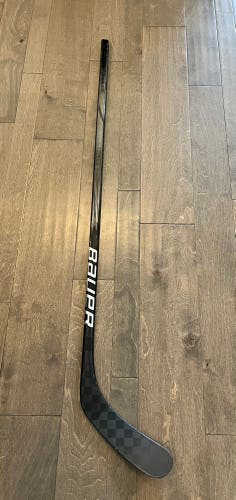 Junior Bauer Vapor Hyperlite 2 Left Hand Hockey Stick P92 50 Flex (Used)