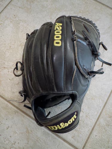 Wilson A2000 RH Pitcher's Baseball Glove 11.75" (Used)