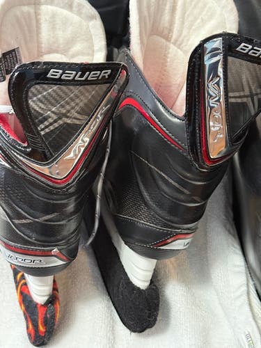 2019 Bauer Vapor Hockey Skates Extra Wide Width 10 (New) Never used.