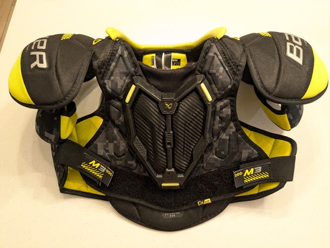 Small Junior Bauer Supreme M3 Shoulder Pads (Used)
