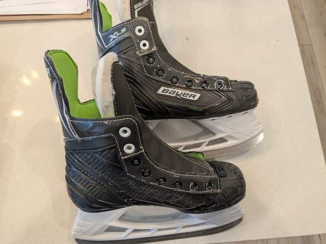 Bauer X-LS Hockey Skates Size 2 (Used)