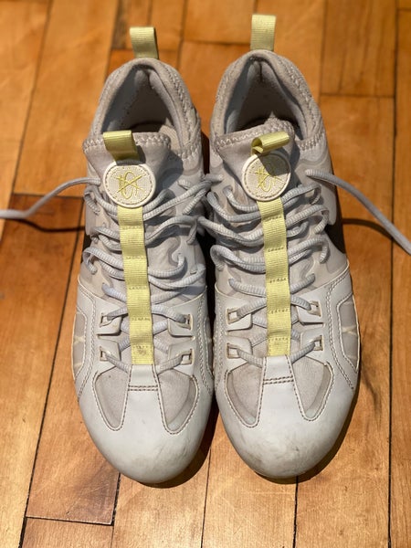 Unisex Size M 8.0 (W 9.0) Adult Nike Huarache (Used)