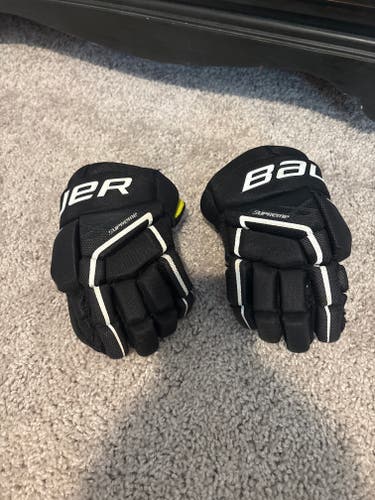 Bauer Supreme Ultrasonic Gloves 9" (Used)