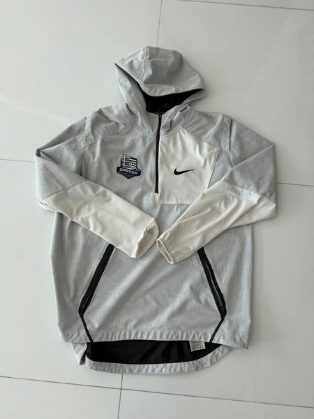 White Men's Large Nike Jacket (Used)