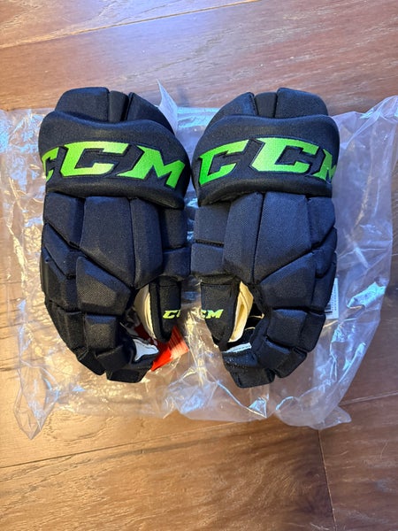 CCM HGTK Gloves 14" Pro Stock (New) Dallas Blackout