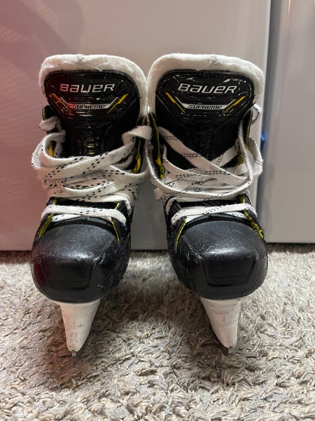 Bauer Supreme Matrix Hockey Skates Regular Width Size 1 (Used)