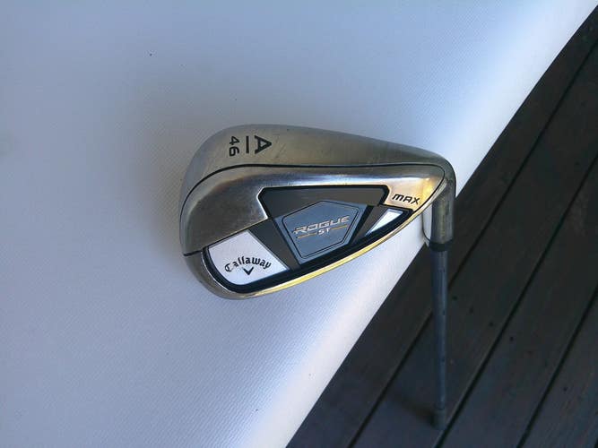 Callaway ROGUE ST MAX 46* Approach Wedge w/ ELEVATE Regular Flex Shaft