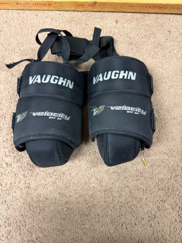 Vaughn V7 INT Knee guards with ccm belt (Used)
