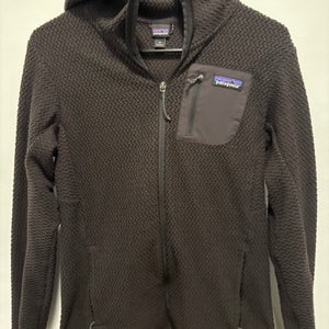 Black Women's Medium Patagonia Jacket (Used)
