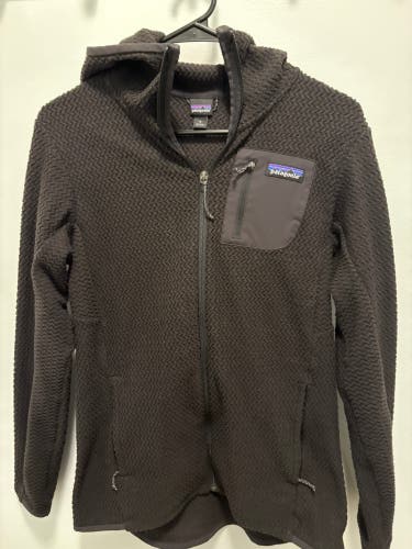 Black Women's Medium Patagonia Jacket (Used)