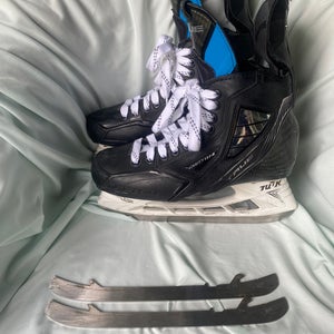 2023 True Pro Custom Hockey Skates Regular Width 9.5 (Used)