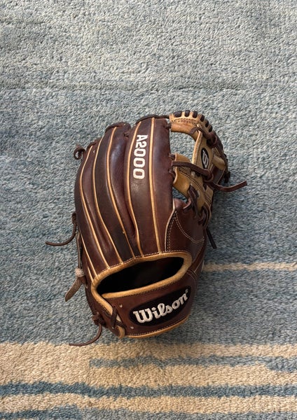 2022 Wilson A2000 RH Infield Baseball Glove 11.75" (Used)
