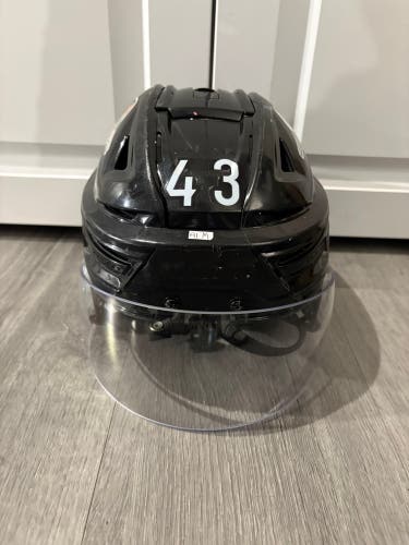 Used Medium Pro Stock Roadrunners Bauer Re-Akt 150 VN Helmet