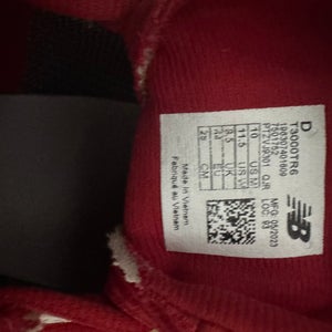 Red Men's Size M 10.0 (W 11.0) New Balance 4040v7 Low Top Turf Cleats (Used)