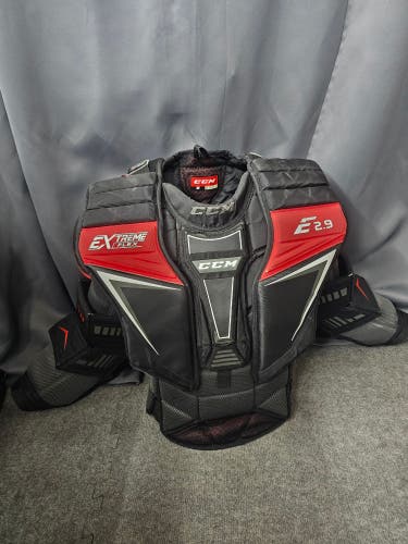 Large CCM EFlex 2.9 Goalie Chest Protector (Used)