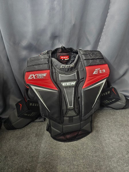 Large CCM EFlex 2.9 Goalie Chest Protector (Used)