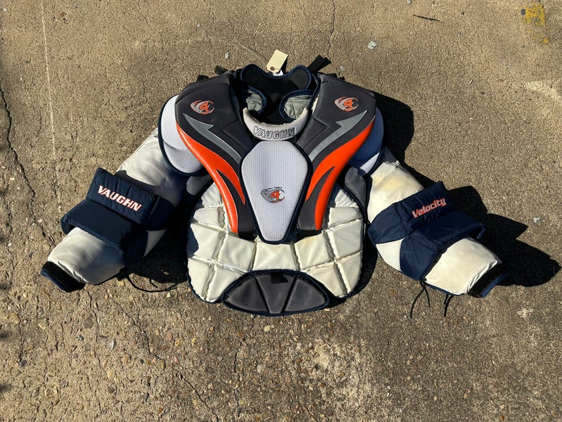 Senior XL Vaughn V4 7450 Goalie Chest Protector (Used)