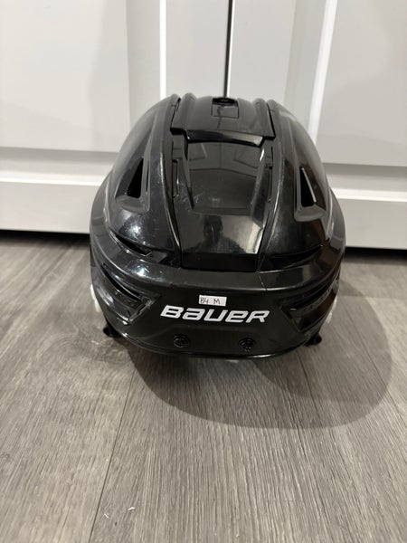 Used Medium Pro Stock Bauer Re-Akt 150 VN Helmet