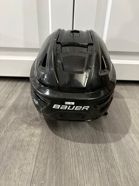 Used Medium Pro Stock Bauer Re-Akt 150 VN Helmet
