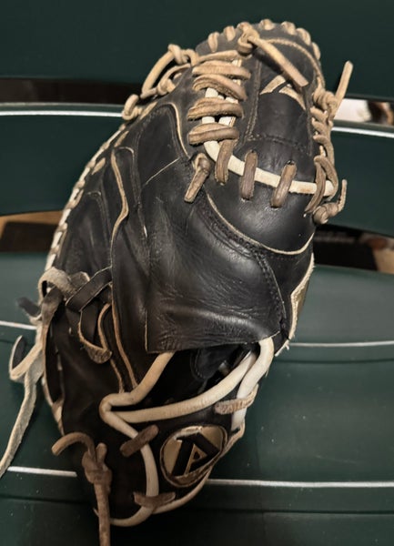 Akadema APM 41 RH Catcher's Baseball Glove 33" (Used)